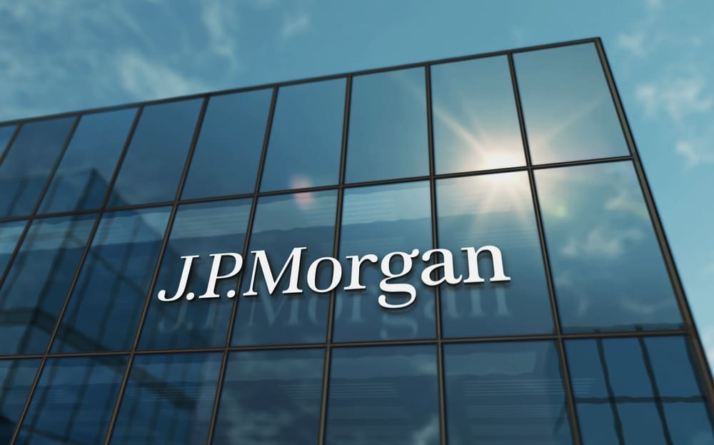 Trump sues JPMorgan