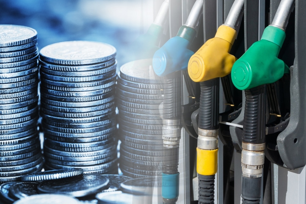 global oil price risks